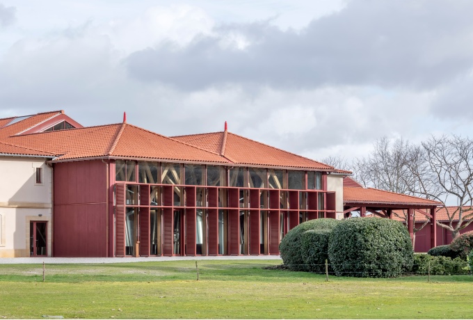 Les nouveaux chai et cuvier du domaine de Cantenac Brown © Luc Boegly