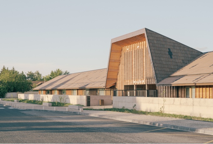 La nouvelle école de Maringues © Charly Broyez